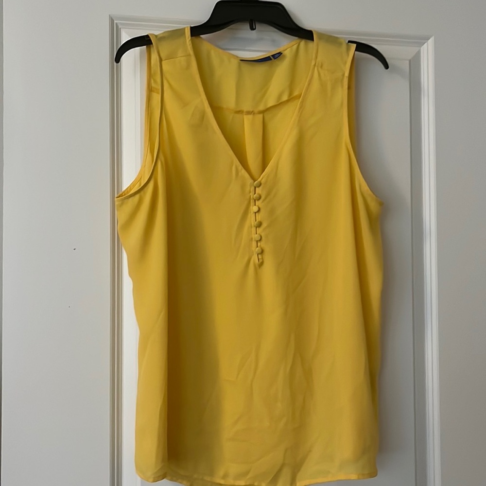 Apt. 9 Women’s Blouse.   Measures 24 across bust, length 27.5 “